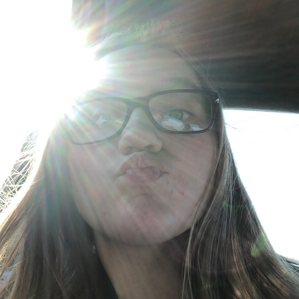 Meet your Posher, Ana